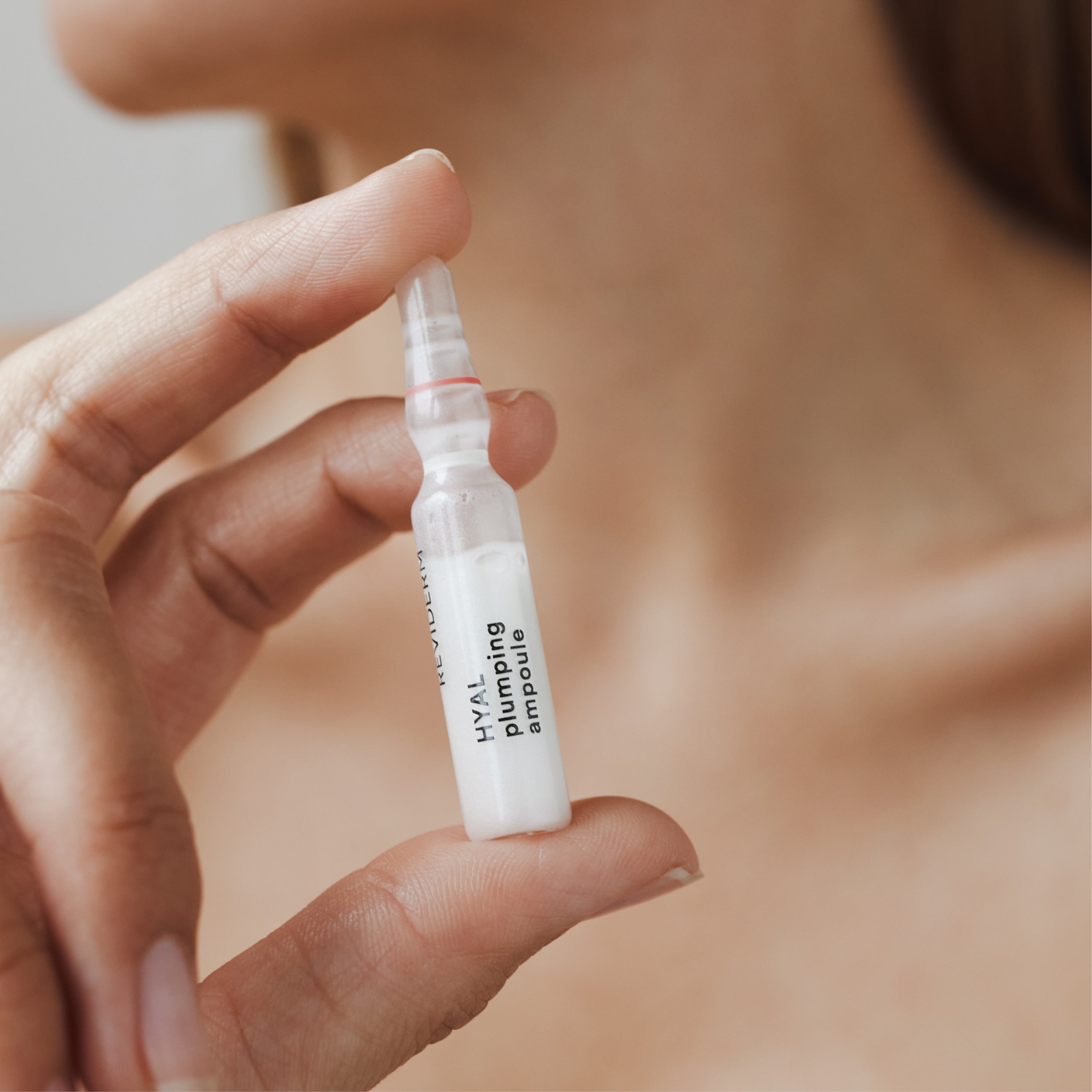 Hyal Plumping Ampoule / Ampoule Hyal Repulpante